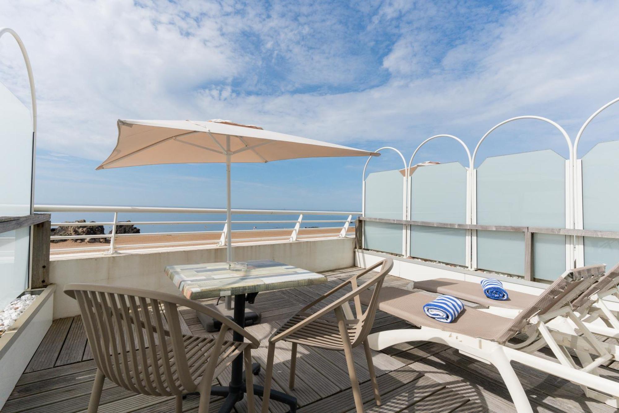 Best Western Hotel De La Plage Saint Marc Sur Mer Exteriör bild